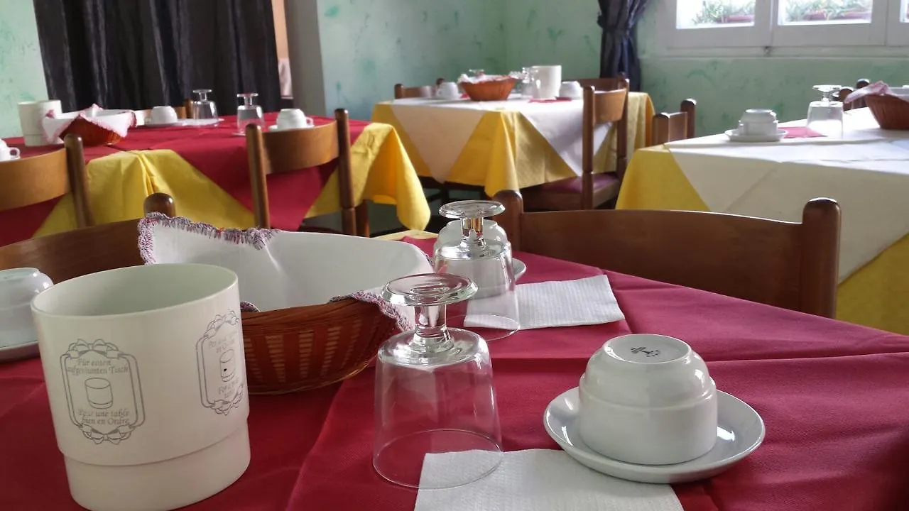 ريميني Albergo Villa Adelmo